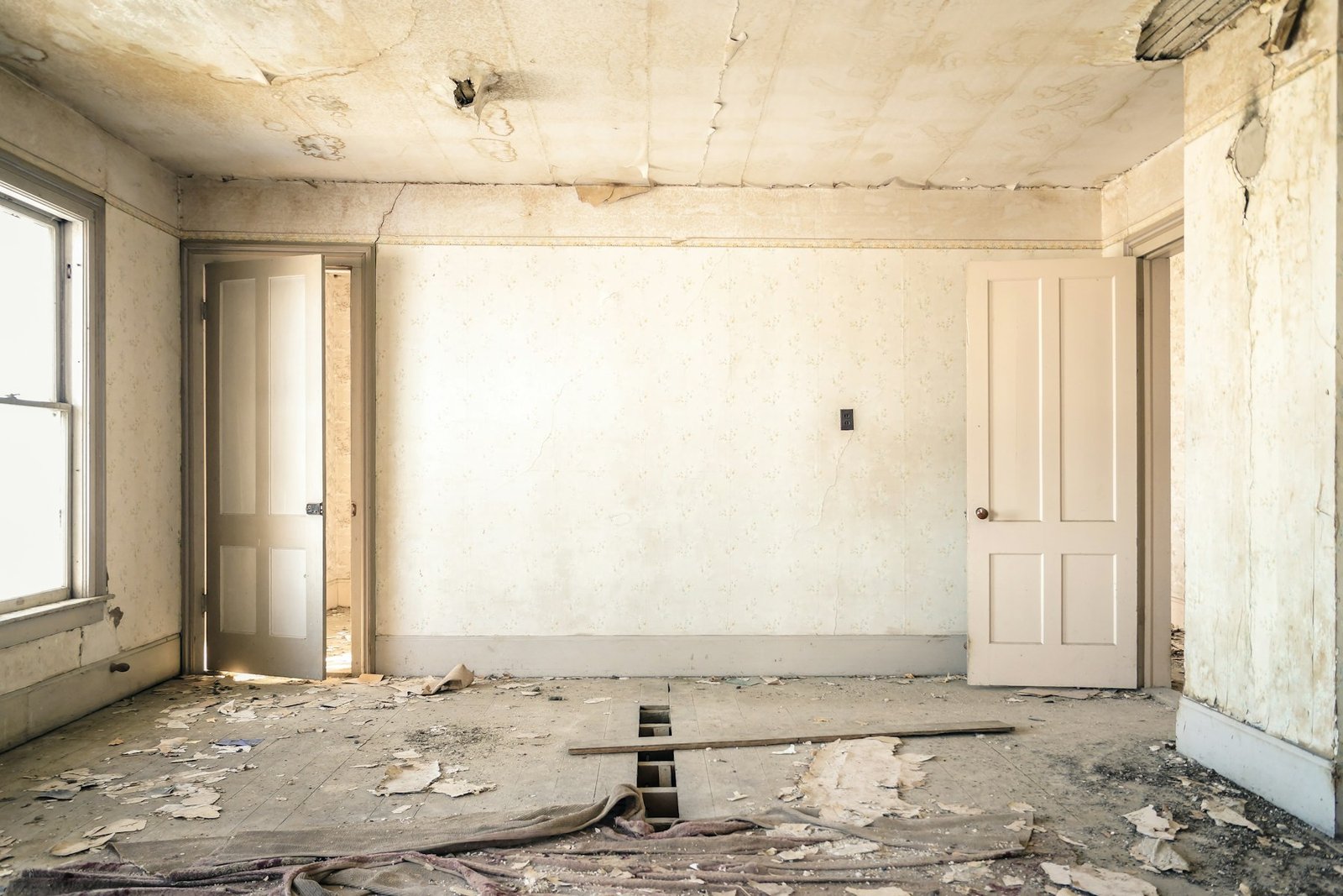 Cameră pregătită pentru renovare